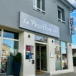 فندق Logis Le Passiflore Cognac Châteaubernard