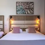 Logis Le Passiflore Cognac فندق