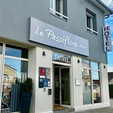 فندق Logis Le Passiflore Cognac Châteaubernard
