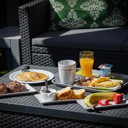 Logis Le Passiflore Cognac Hotel 3*