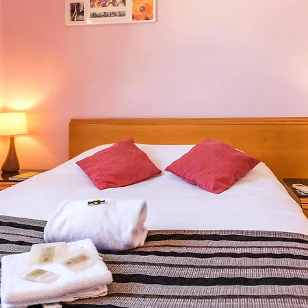 Logis Le Passiflore Cognac Hotel