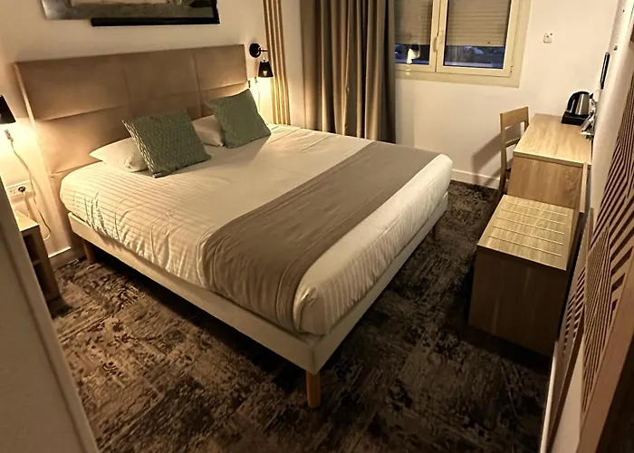 Le Passiflore Hotel Châteaubernard