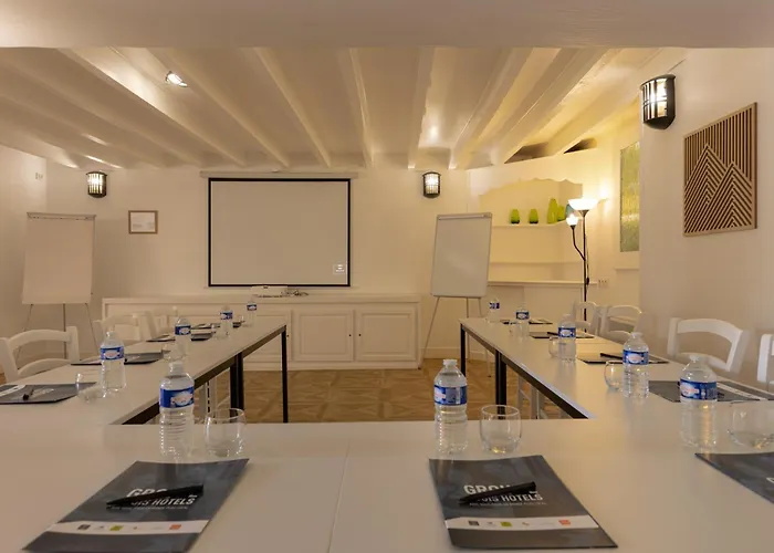 Hotel Logis Le Passiflore Cognac Chateaubernard