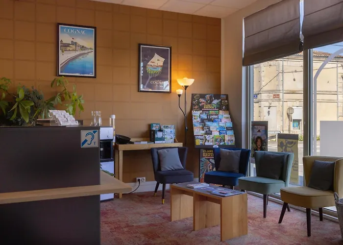 Logis Le Passiflore Cognac Hotel 3*