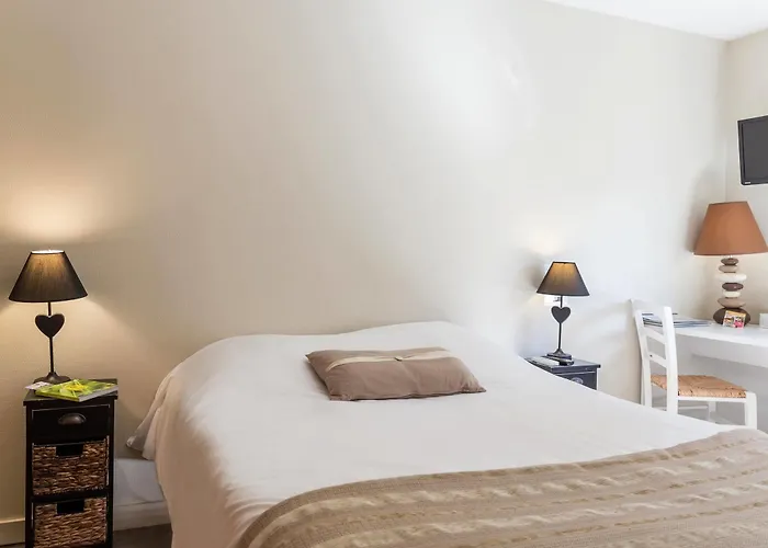 Logis Le Passiflore Cognac Hotel